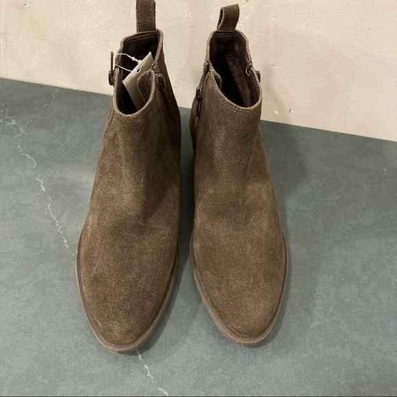 NWT attention sz 6 Mattie brown suede distressed ankle booties - Picture 14 of 14